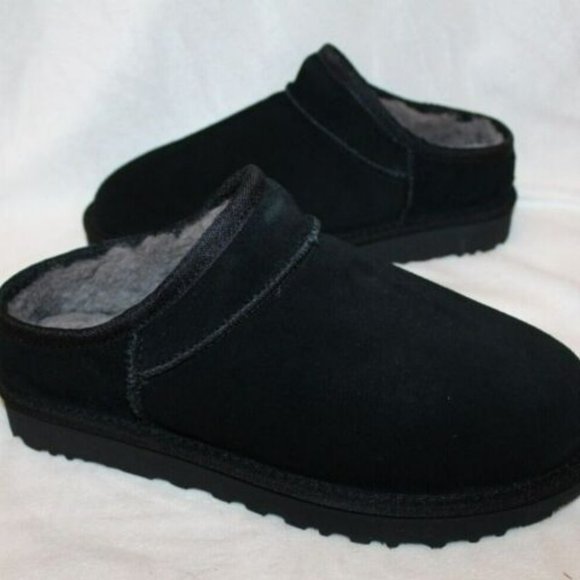 NIB UGG‎ WOMEN'S CLASSIC SUEDE SHEARLING LINED SLIPPERS BLACK - Picture 1 of 7